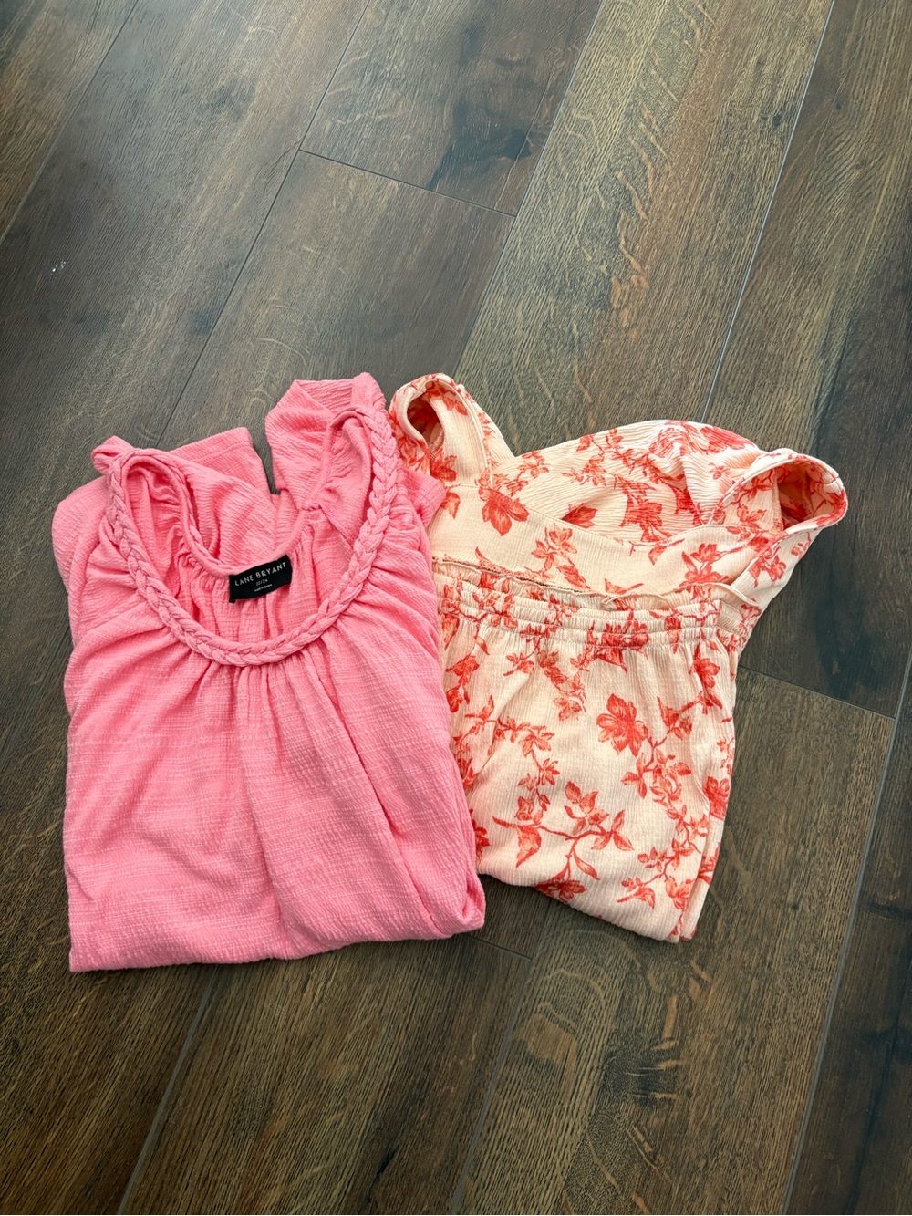 EUC Bundle of 2 Lane Bryant Short Sleeve Tops- 1 Square and 1Braided Scoop Neck